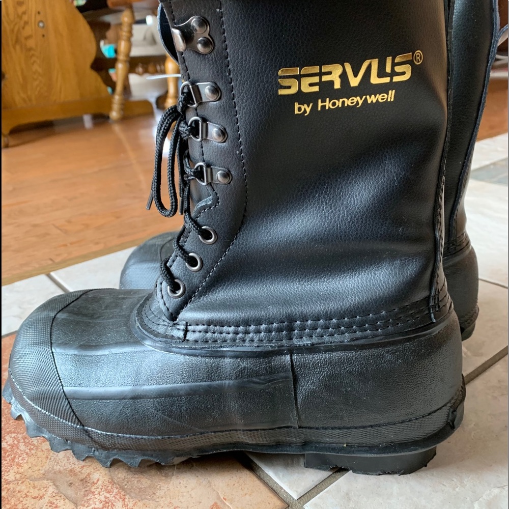Servl’s boots